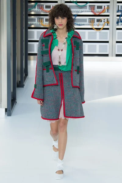 Look 4